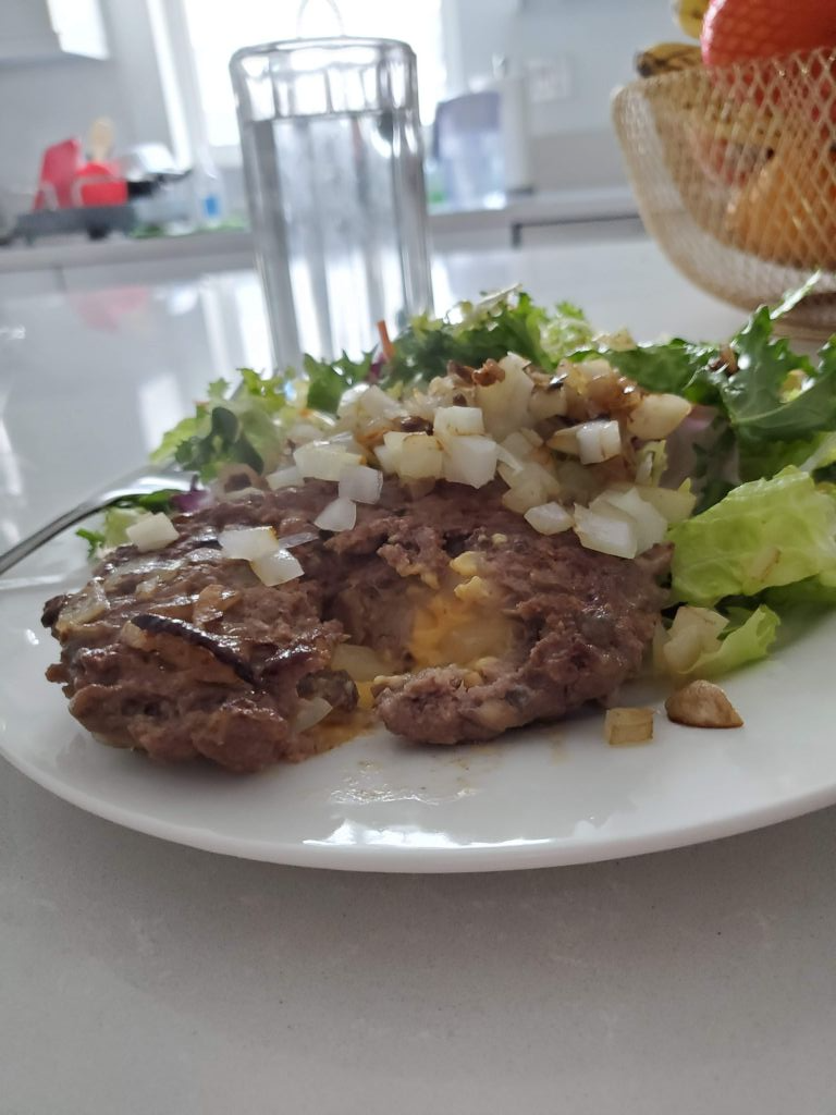 Read more about the article Inside-out Cheeseburger